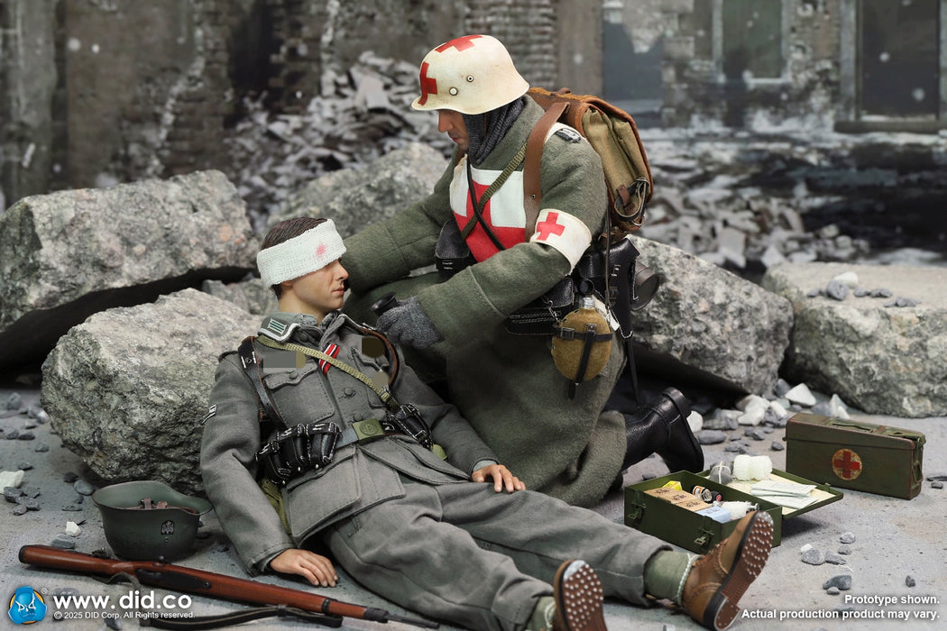 Pre-order 1/6 DID D80183 WWII German WH Medic Officer Candidate