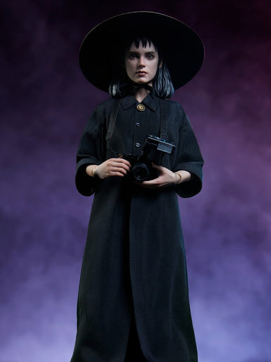 Pre-order 1/6 Sideshow 100498 Beetlejuice Lydia Deetz Action Figure