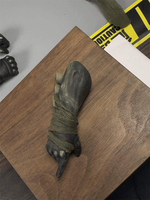 Pre-order 1/6 TOPO STUDIO TP028 BVS Arm & Boots Accessories