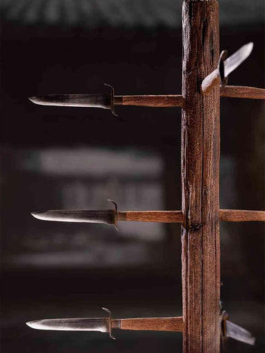 Pre-order 1/6 QINGGE QG-004 Wooden Knife Stake Diorama